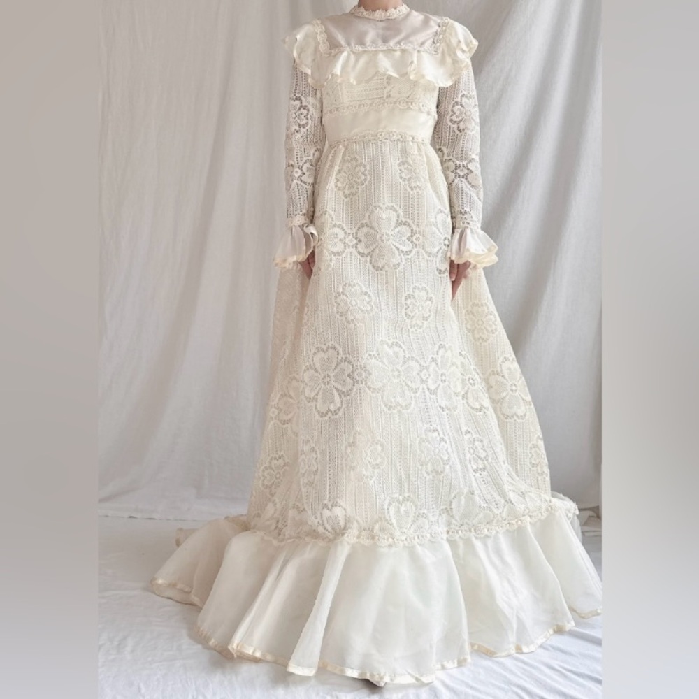 Vintage Alfred Angelo Lace Crochet gown